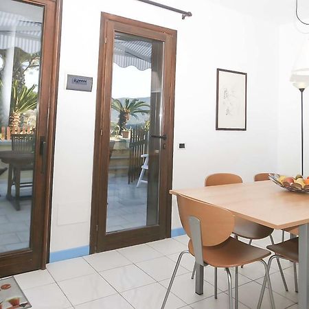 Il Porto Trilocale Nr.7 Apartment Porto Azzurro Luaran gambar