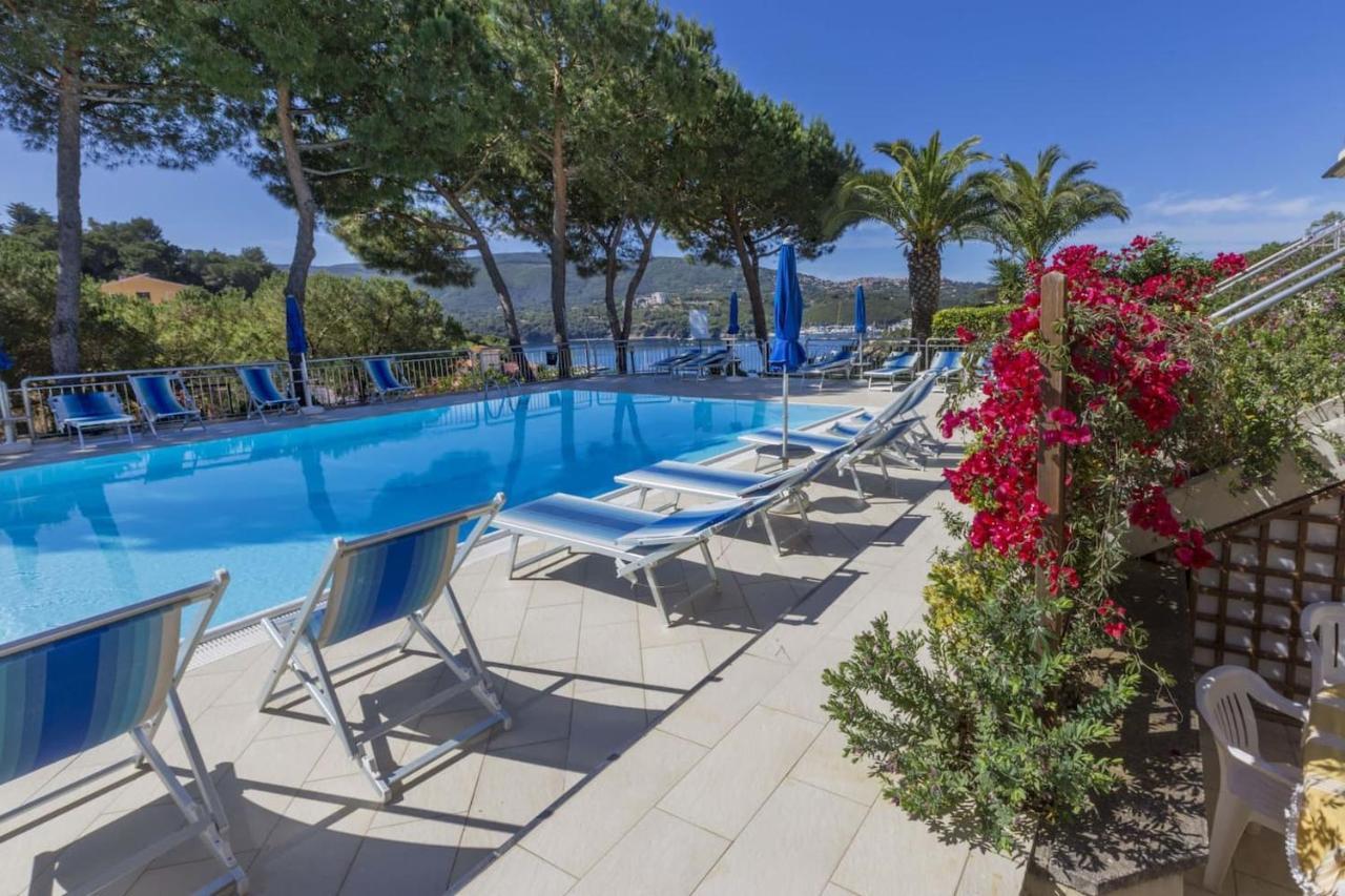 Il Porto Trilocale Nr.7 Apartment Porto Azzurro Luaran gambar