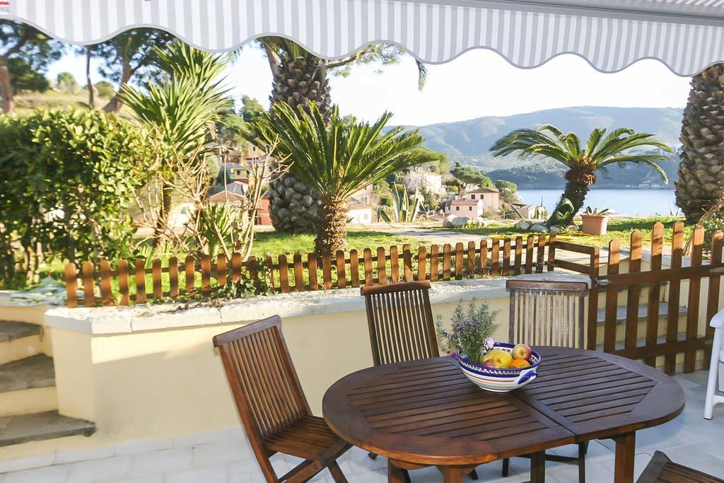 Il Porto Trilocale Nr.7 Apartment Porto Azzurro Luaran gambar
