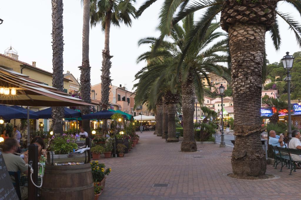 Il Porto Trilocale Nr.7 Apartment Porto Azzurro Luaran gambar