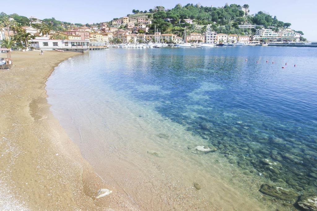 Il Porto Trilocale Nr.7 Apartment Porto Azzurro Luaran gambar