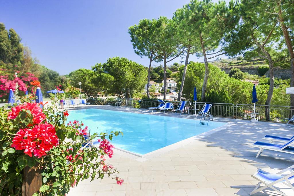 Il Porto Trilocale Nr.7 Apartment Porto Azzurro Luaran gambar